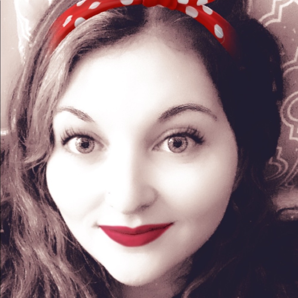 Meet your Posher, Melissa